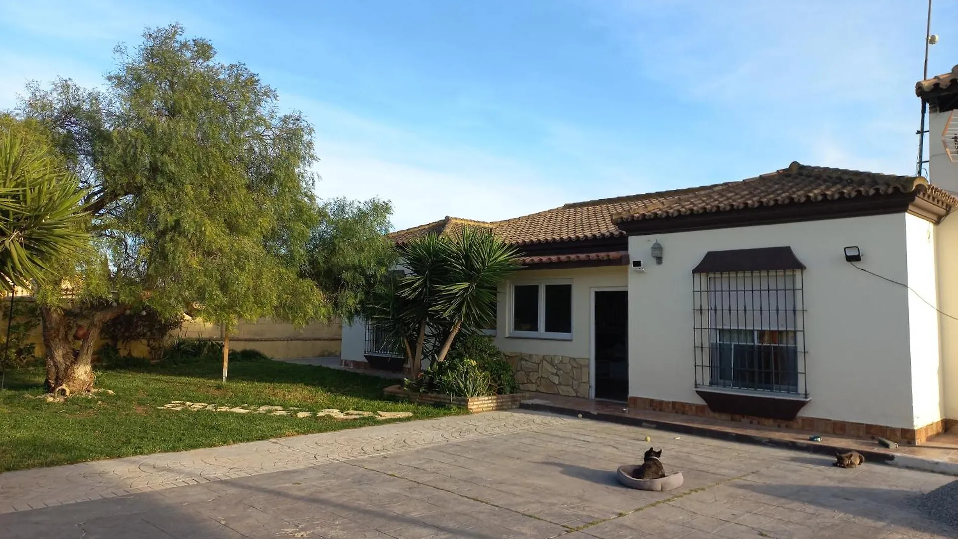 Holiday home Espectacular Chalet Con Piscina Y Porches Chiclana de la Frontera