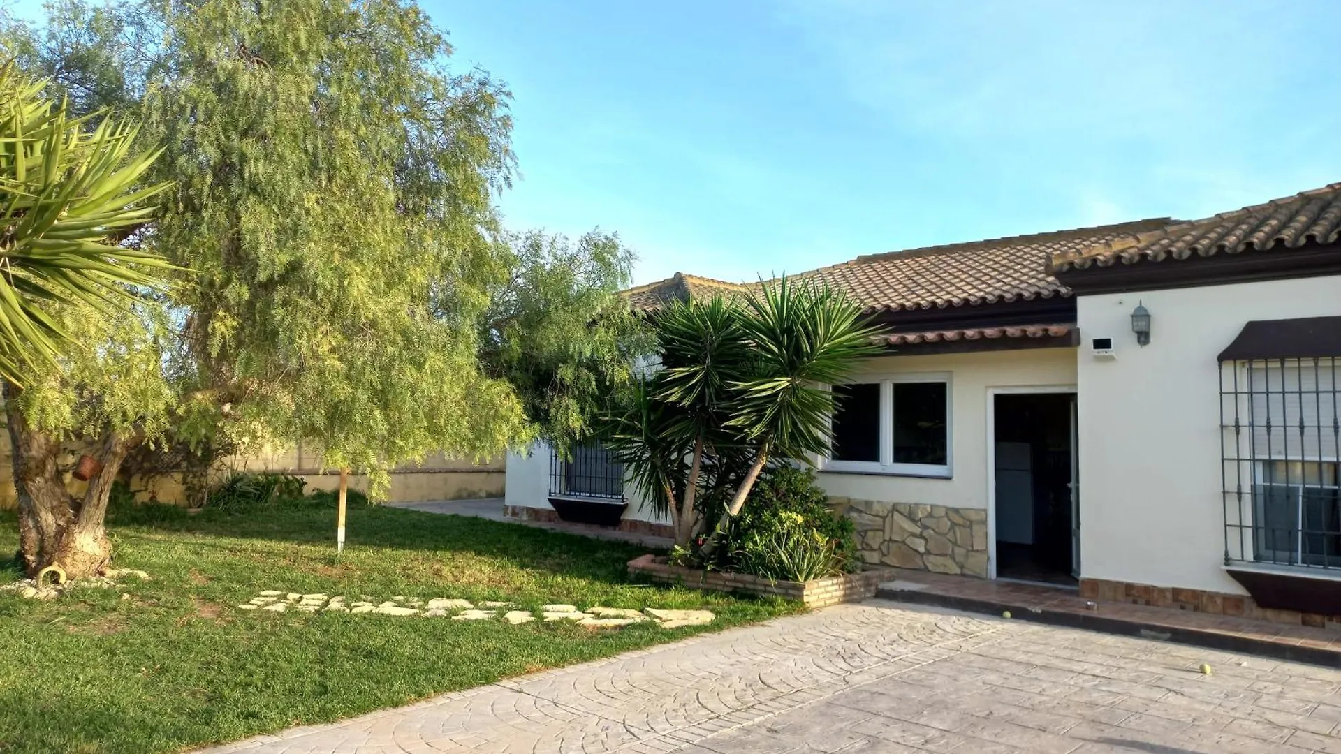 Espectacular Chalet Con Piscina Y Porches Chiclana de la Frontera 0*,  Spain
